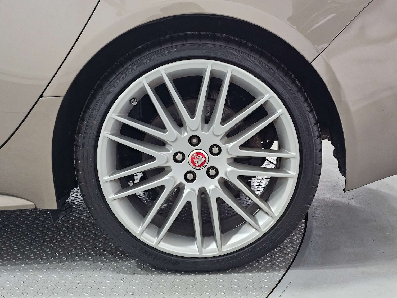 Used Jaguar XF 2016 for sale - 77745463: Photo 40