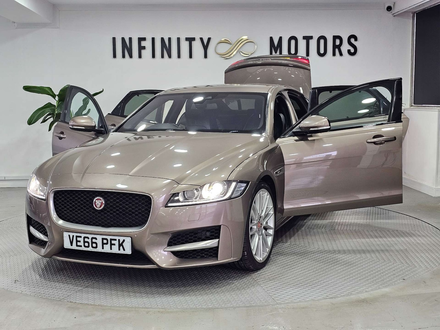 Used Jaguar XF 2016 for sale - 77745463: Photo 47