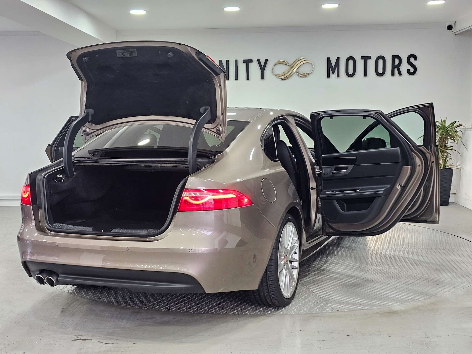 Used Jaguar XF 2016 for sale - 77745463: Photo 49