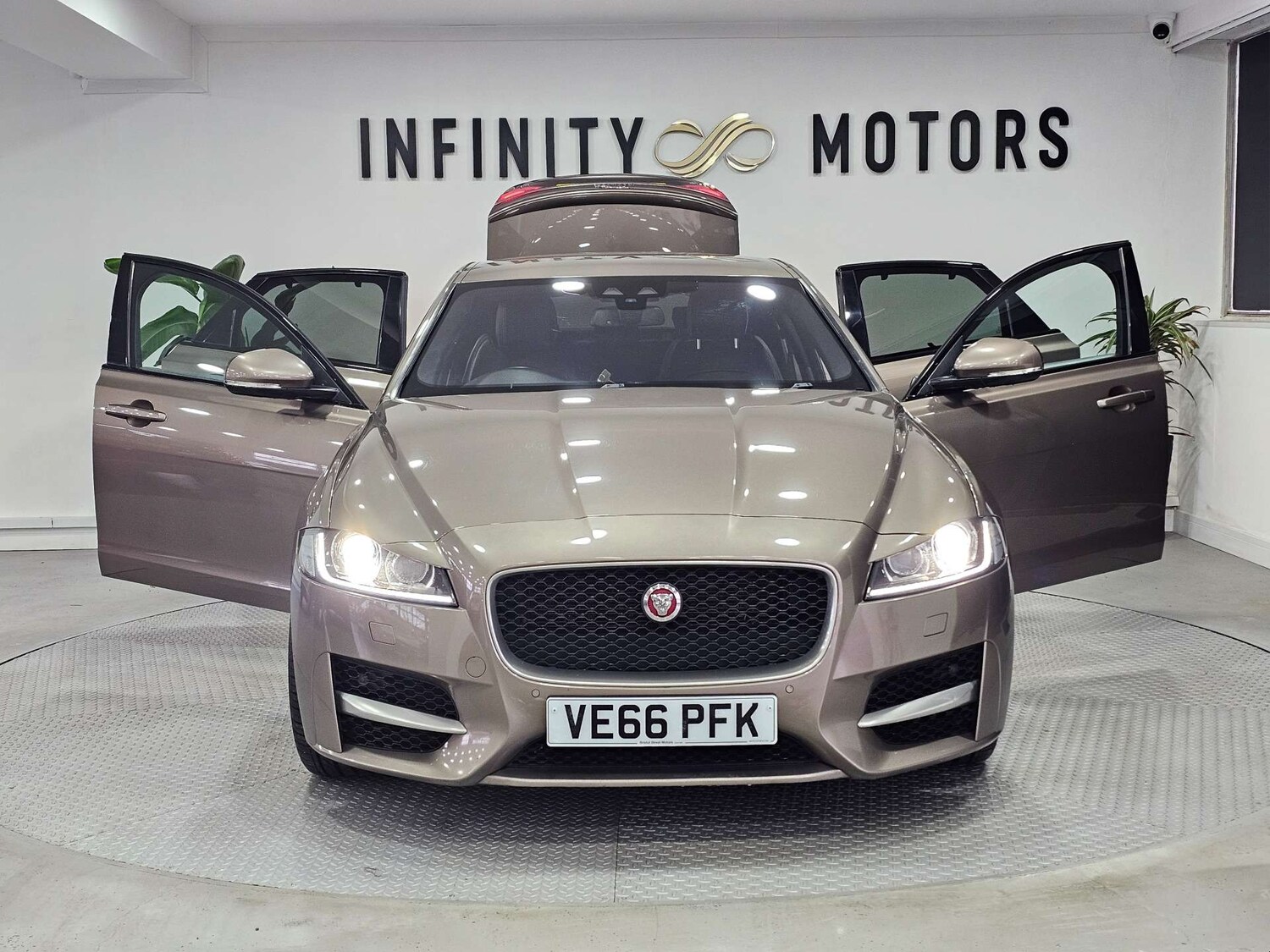 Used Jaguar XF 2016 for sale - 77745463: Photo 54