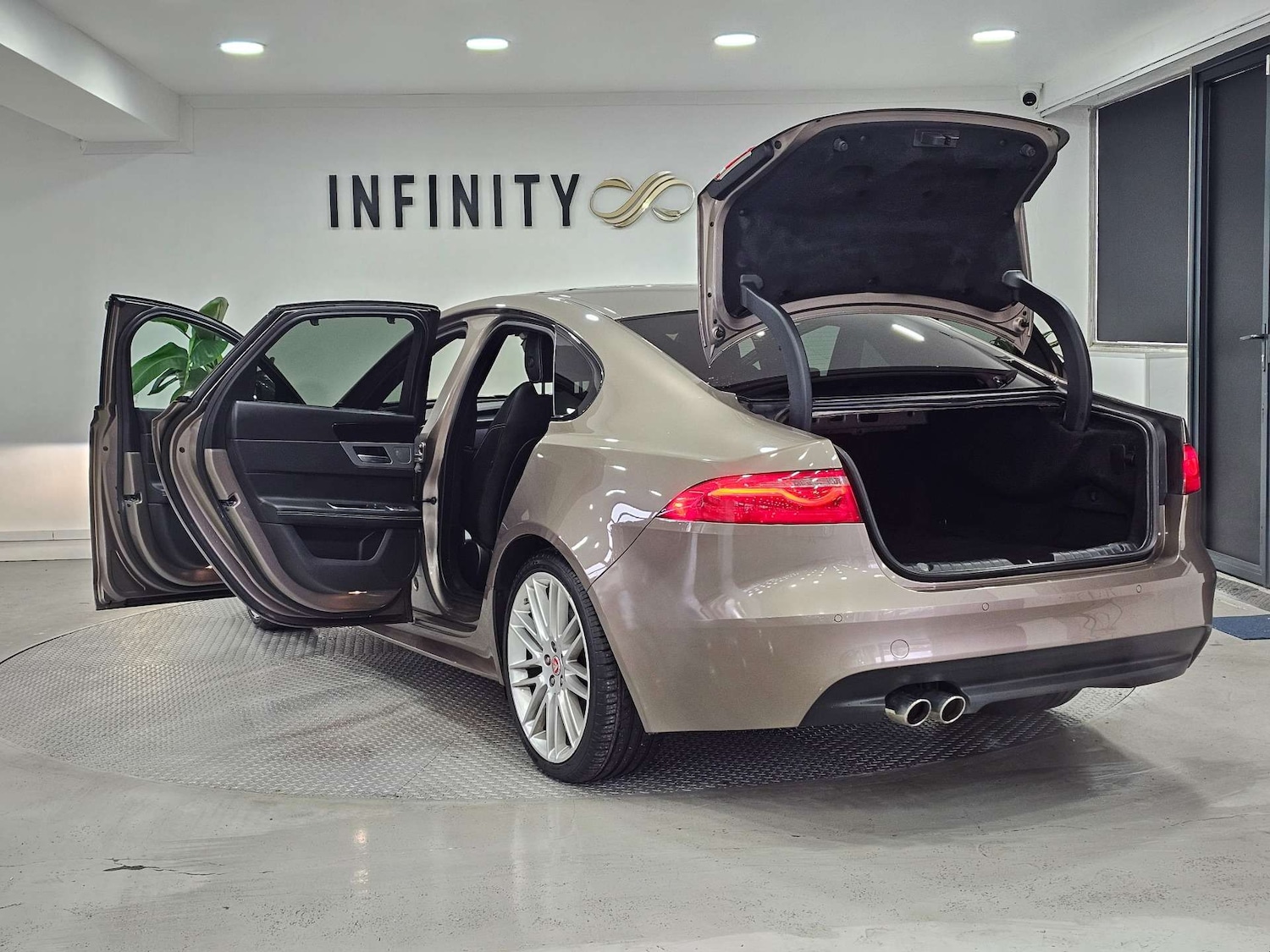 Used Jaguar XF 2016 for sale - 77745463: Photo 58