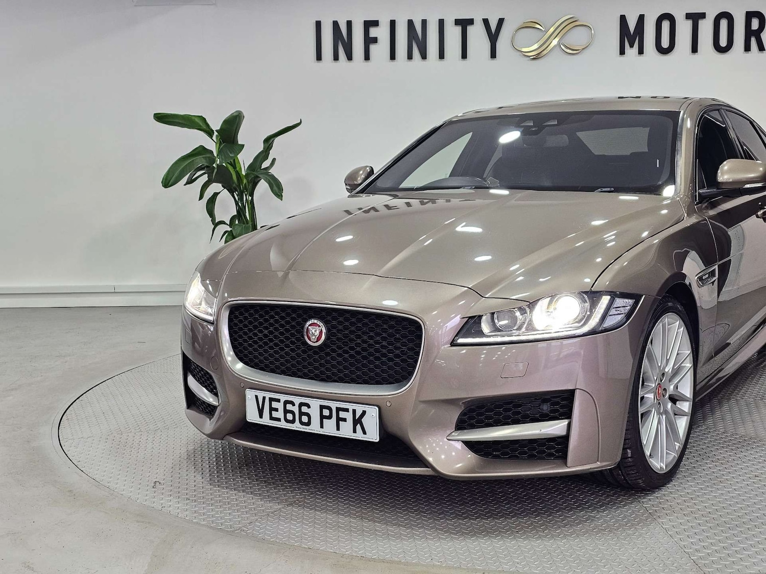 Used Jaguar XF 2016 for sale - 77745463: Photo 6