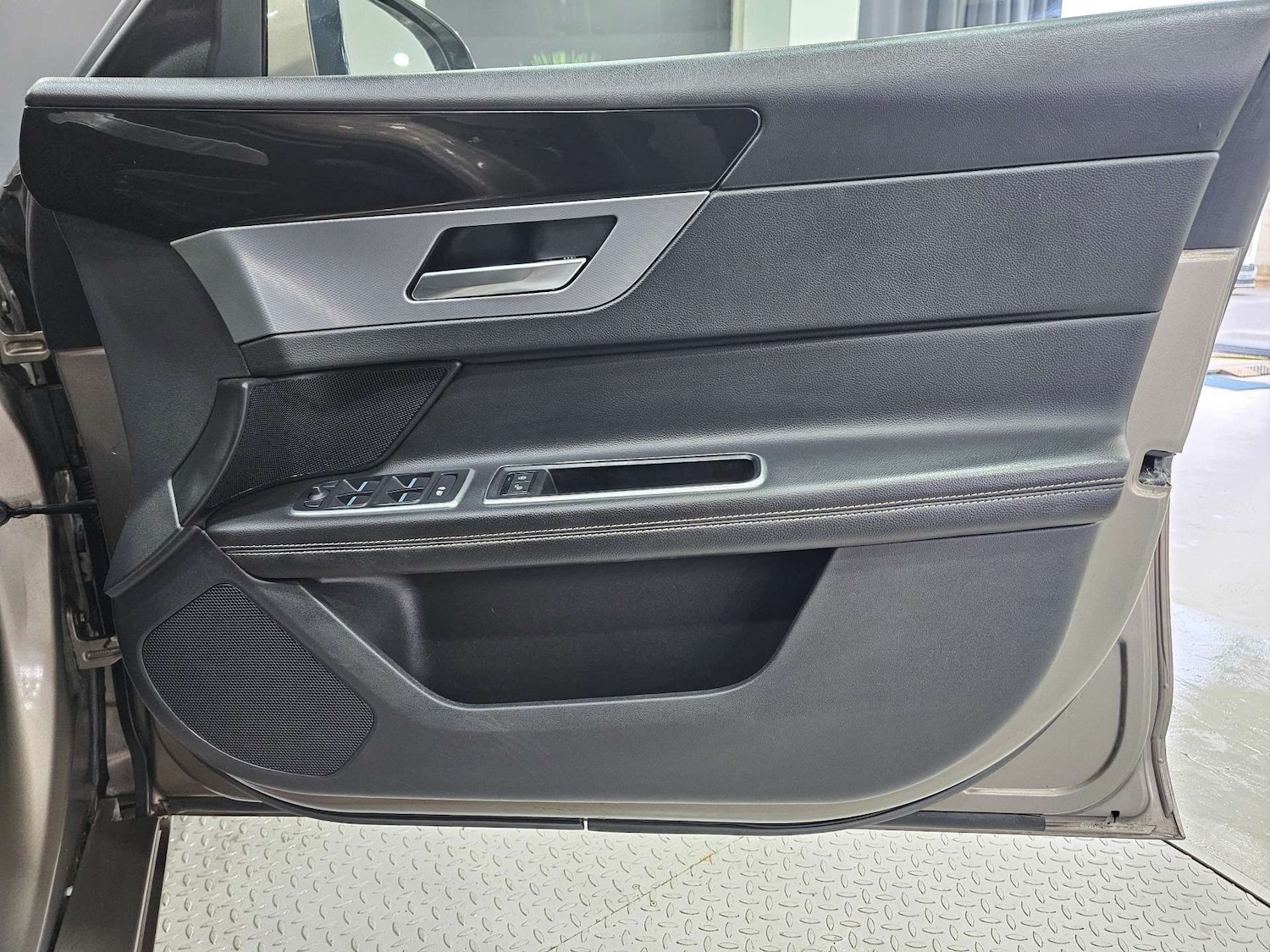 Used Jaguar XF 2016 for sale - 77745463: Photo 65