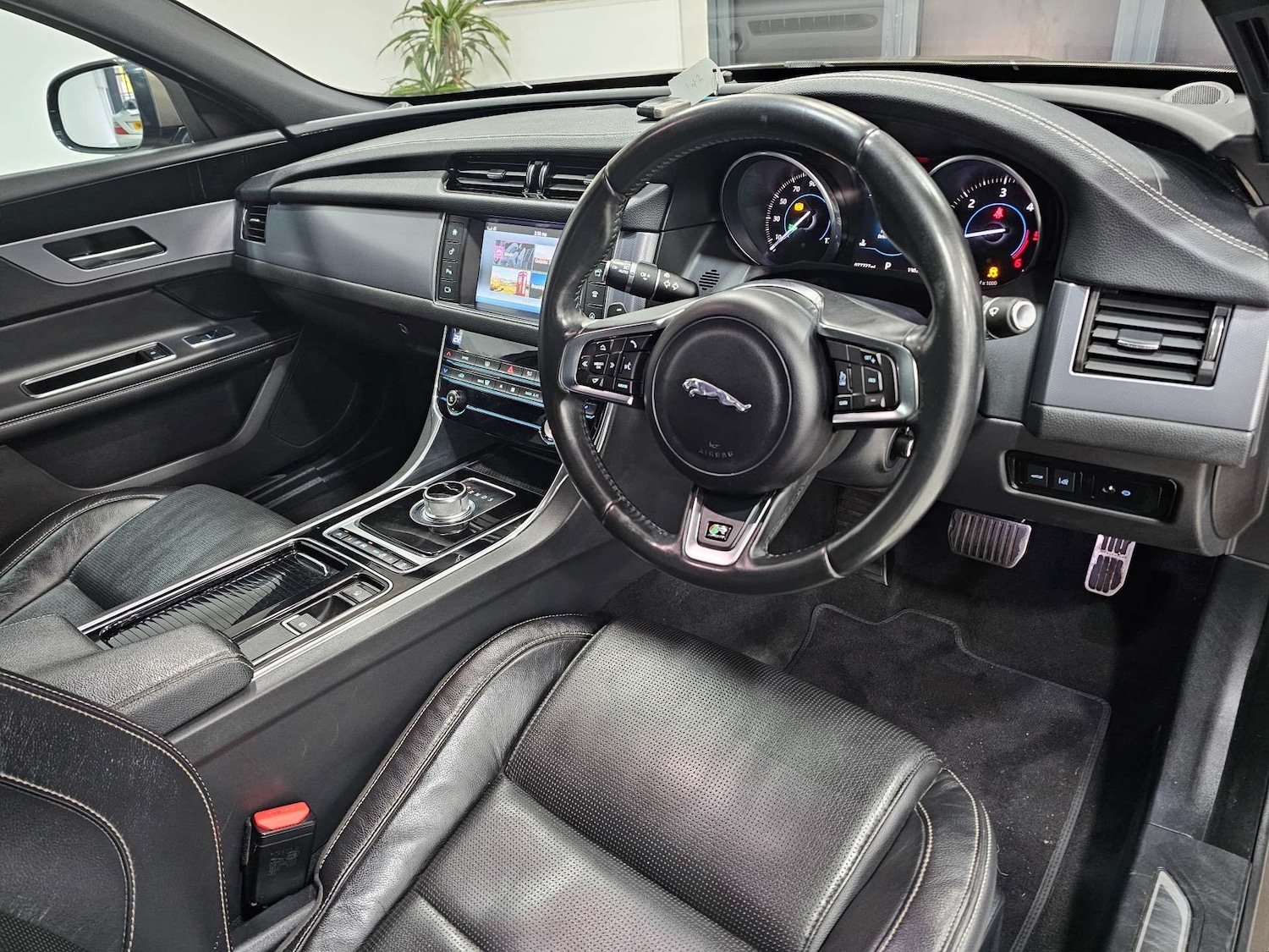 Used Jaguar XF 2016 for sale - 77745463: Photo 7