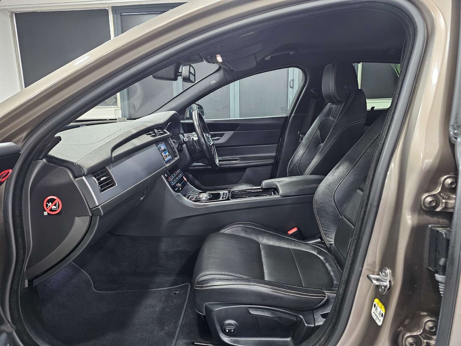 Used Jaguar XF 2016 for sale - 77745463: Photo 92