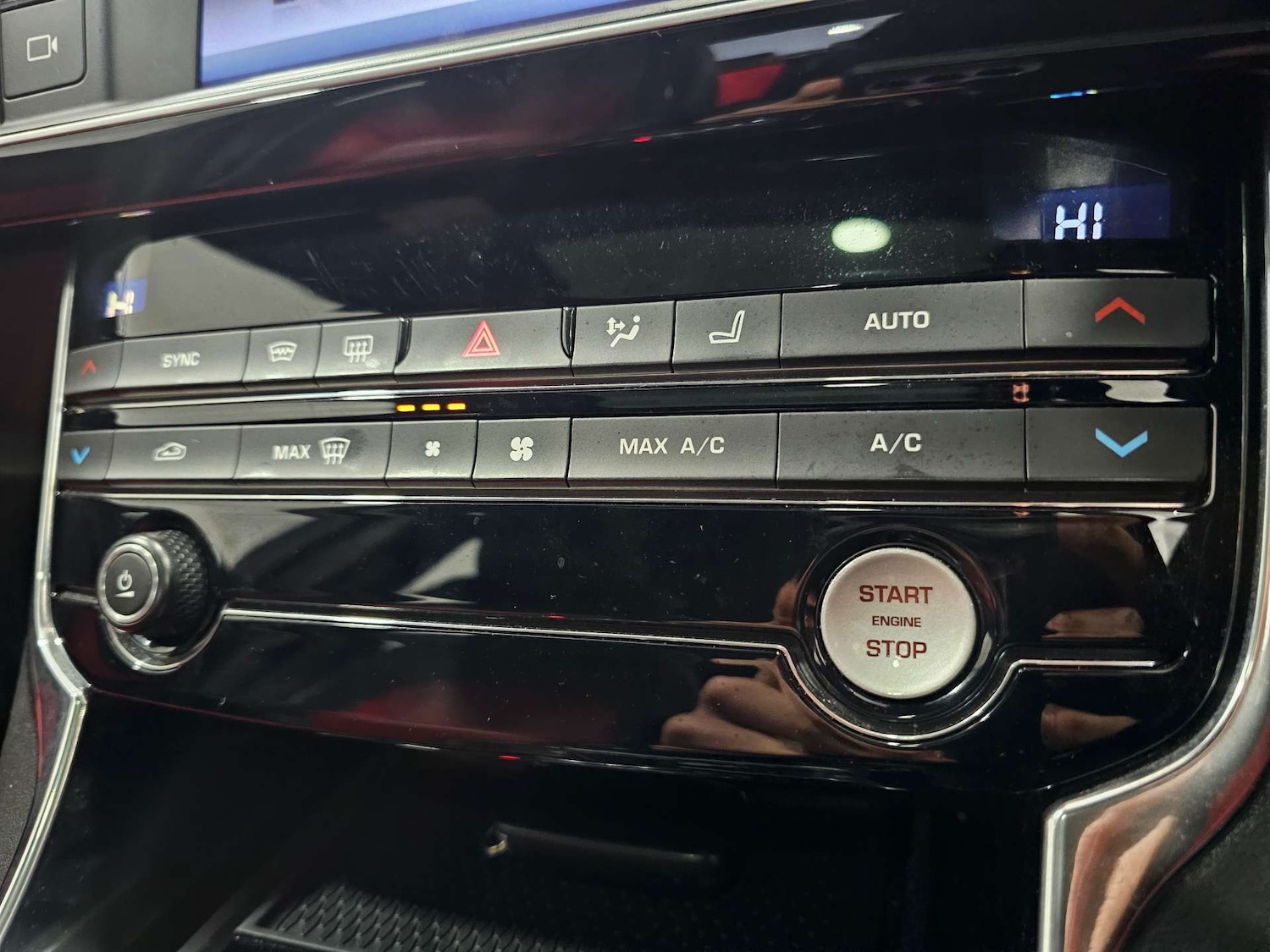 Used Jaguar XE 2016 for sale - 76972450: Photo 10