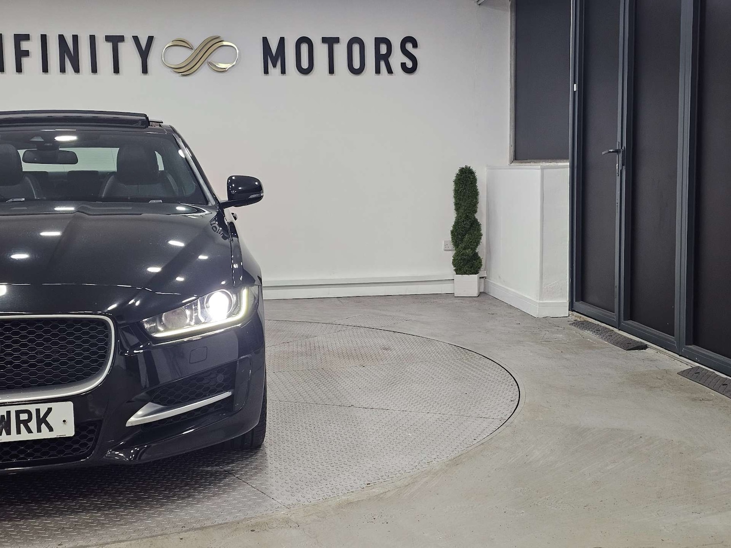 Used Jaguar XE 2016 for sale - 76972450: Photo 11