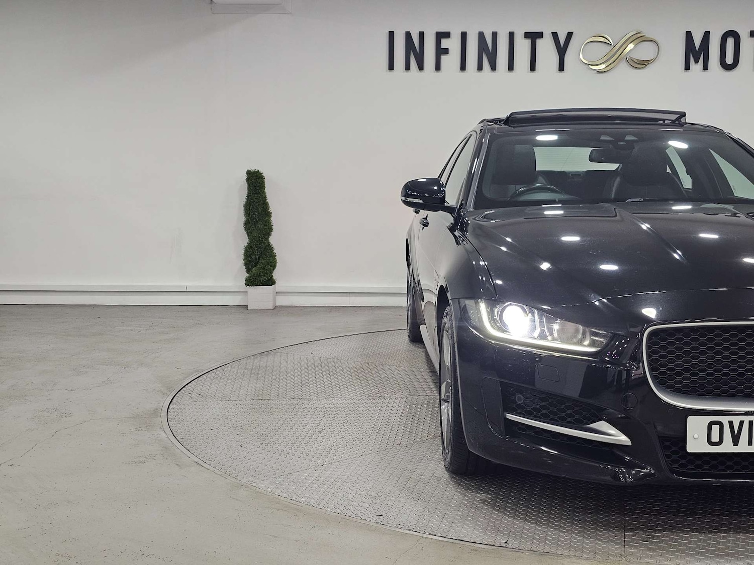 Used Jaguar XE 2016 for sale - 76972450: Photo 14