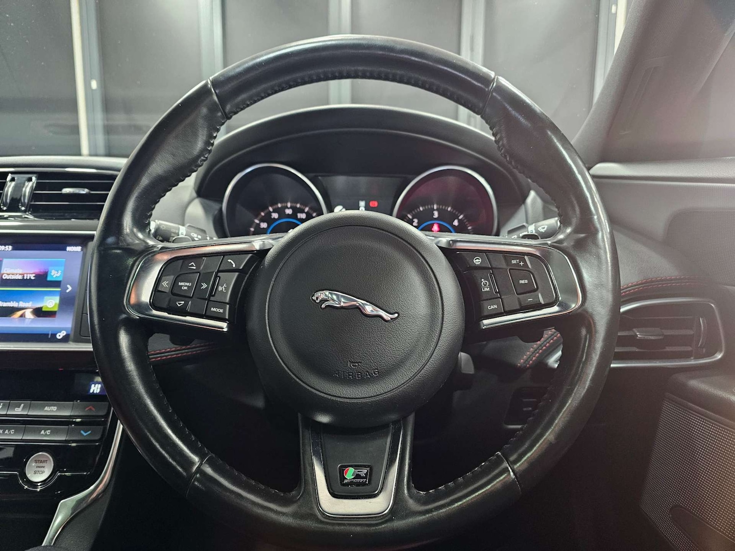 Used Jaguar XE 2016 for sale - 76972450: Photo 15