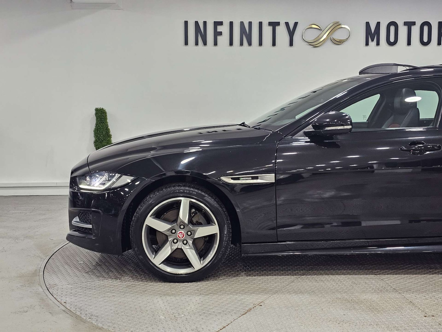 Used Jaguar XE 2016 for sale - 76972450: Photo 22