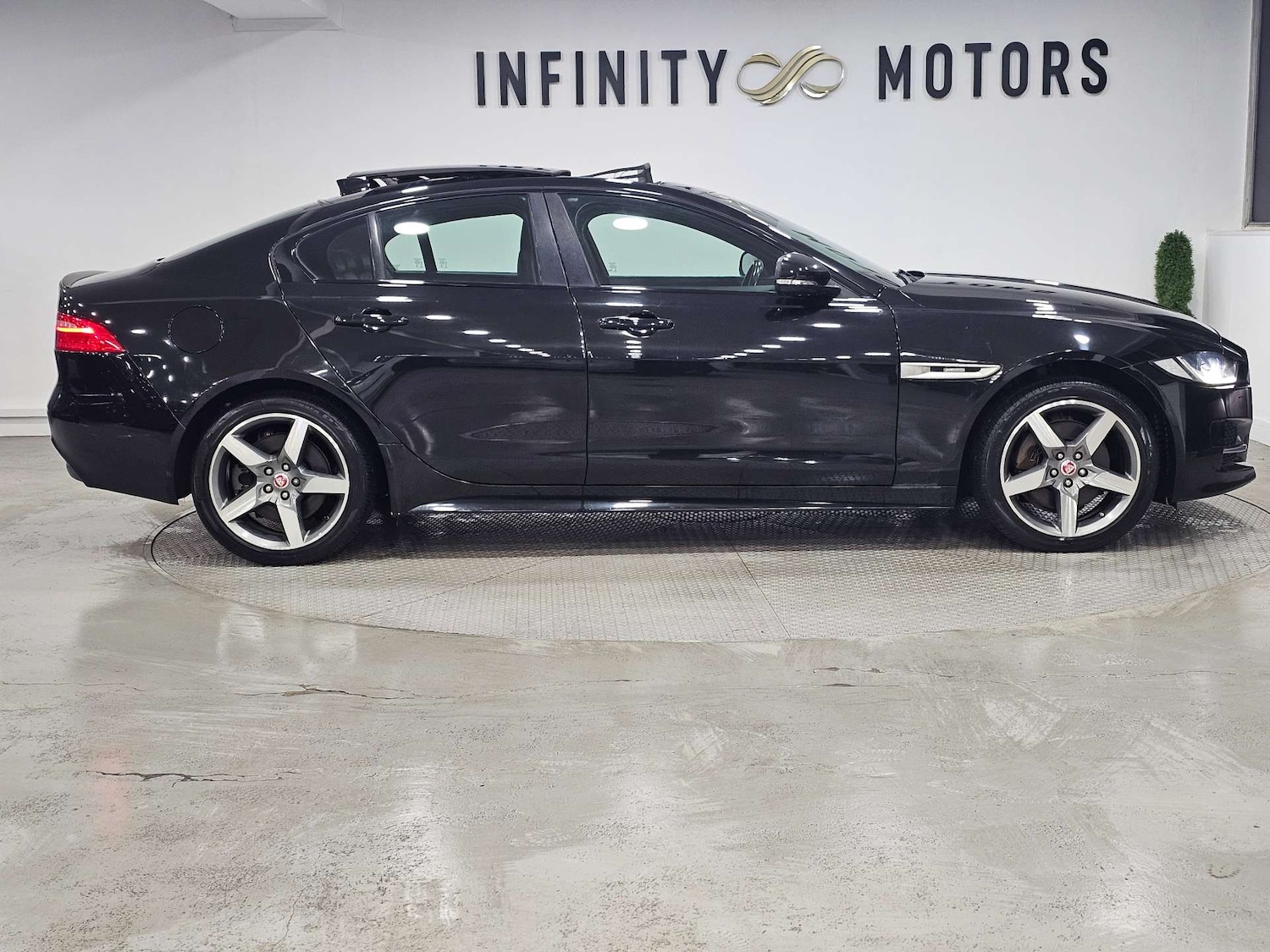 Used Jaguar XE 2016 for sale - 76972450: Photo 35