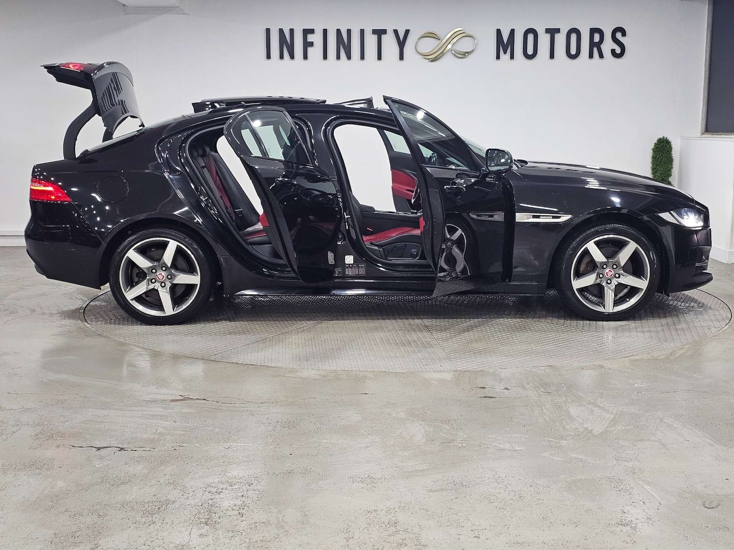 Used Jaguar XE 2016 for sale - 76972450: Photo 42