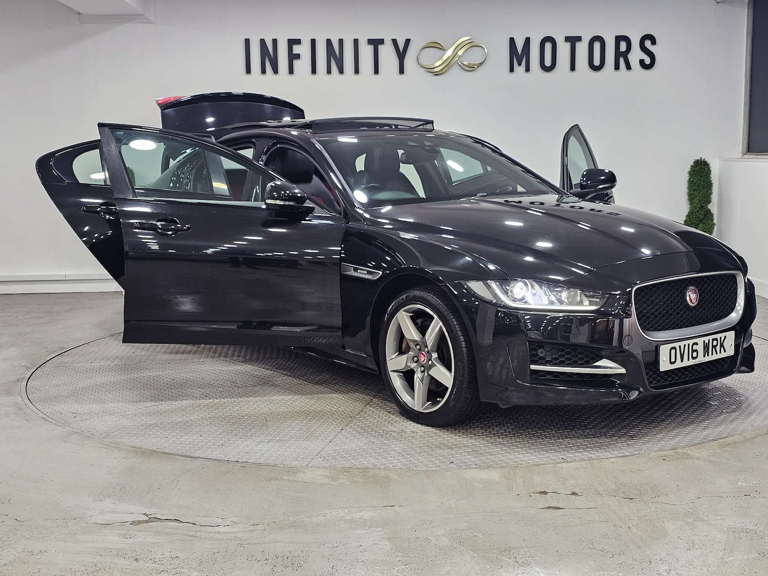 Used Jaguar XE 2016 for sale - 76972450: Photo 43