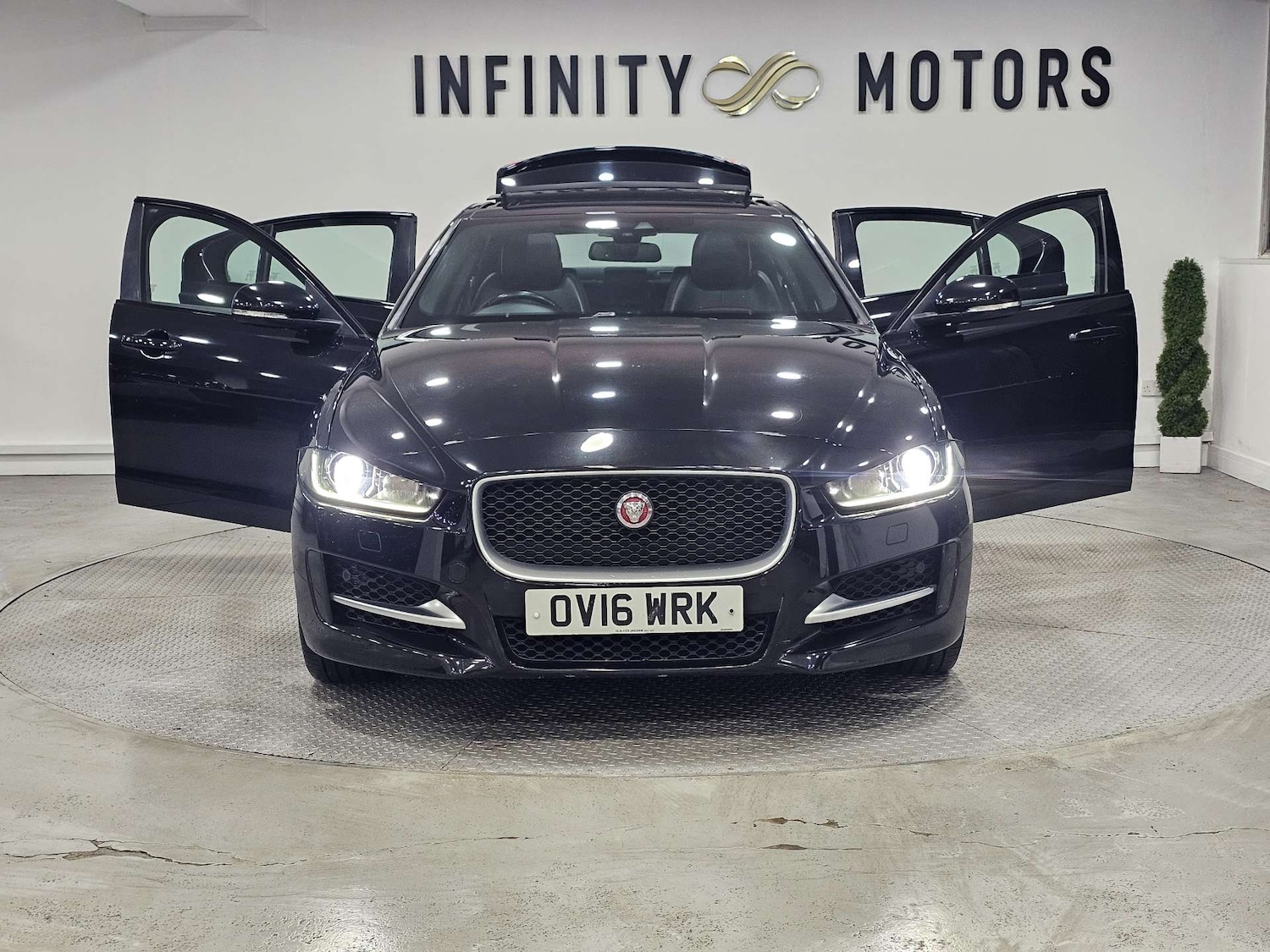 Used Jaguar XE 2016 for sale - 76972450: Photo 44