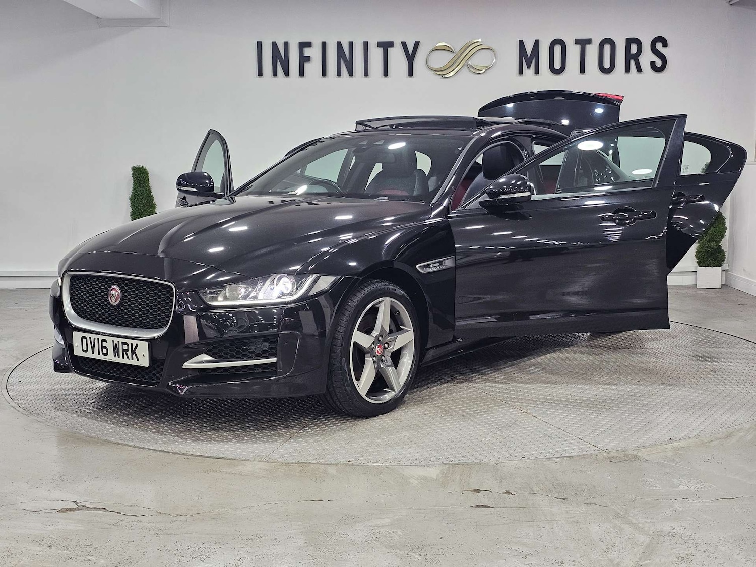 Used Jaguar XE 2016 for sale - 76972450: Photo 45