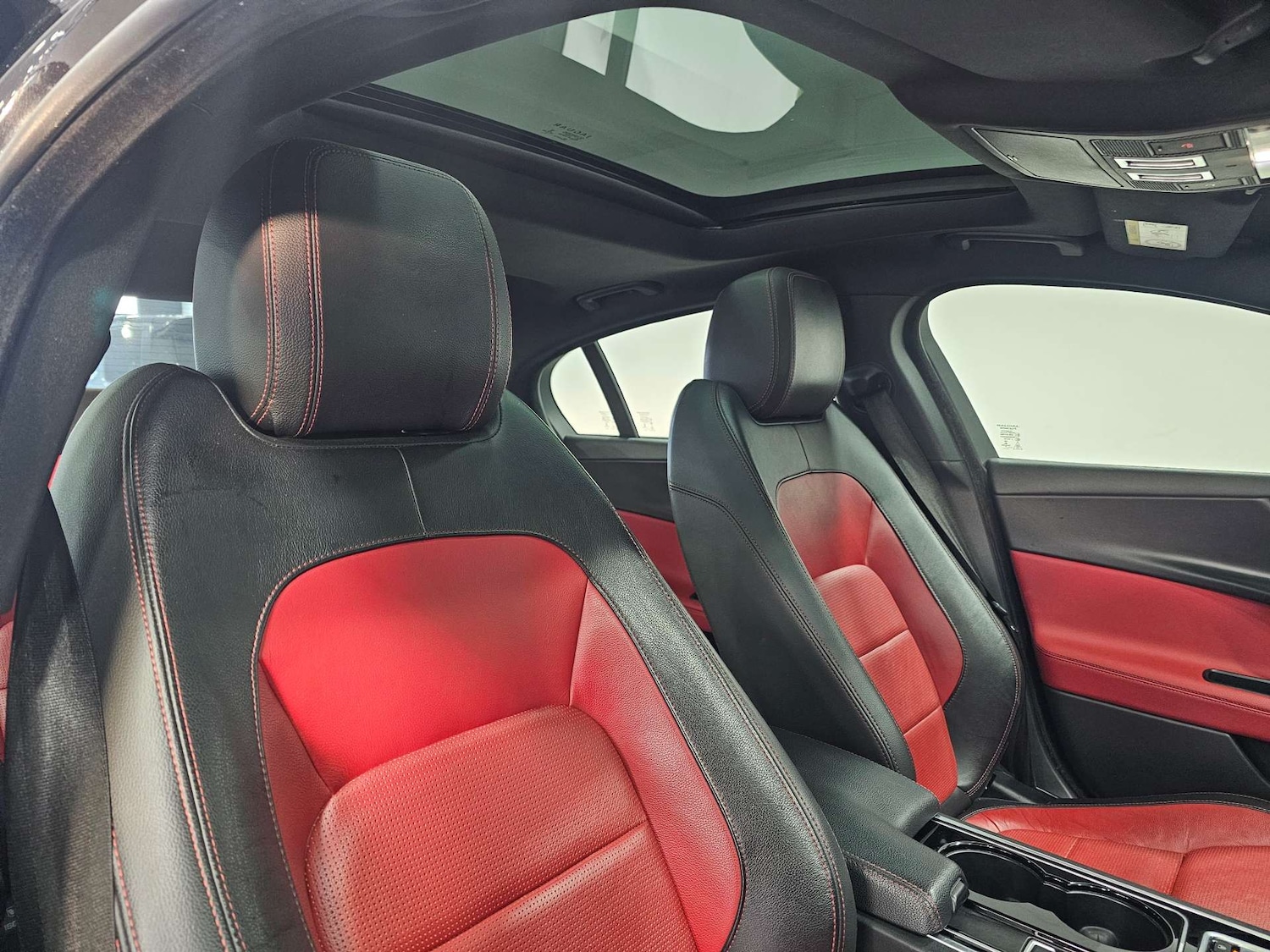 Used Jaguar XE 2016 for sale - 76972450: Photo 57