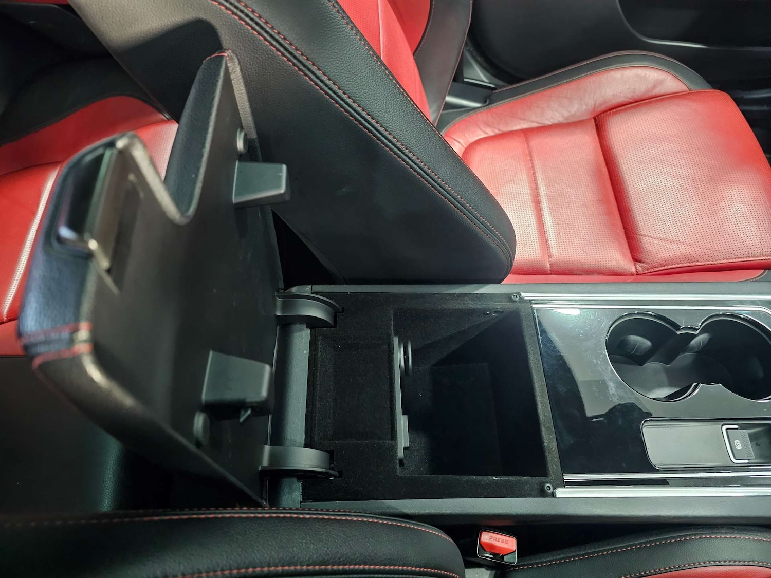 Used Jaguar XE 2016 for sale - 76972450: Photo 66