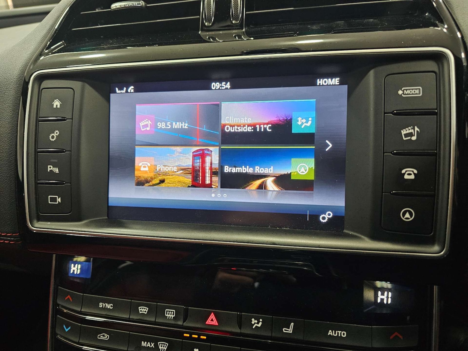 Used Jaguar XE 2016 for sale - 76972450: Photo 70