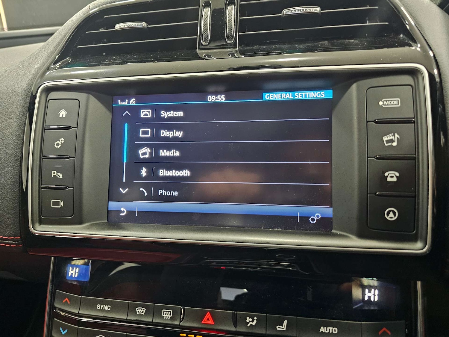 Used Jaguar XE 2016 for sale - 76972450: Photo 71