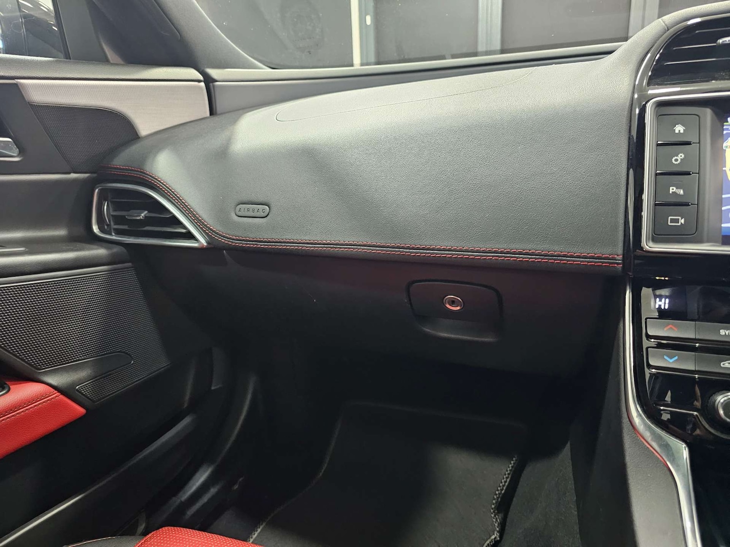 Used Jaguar XE 2016 for sale - 76972450: Photo 78