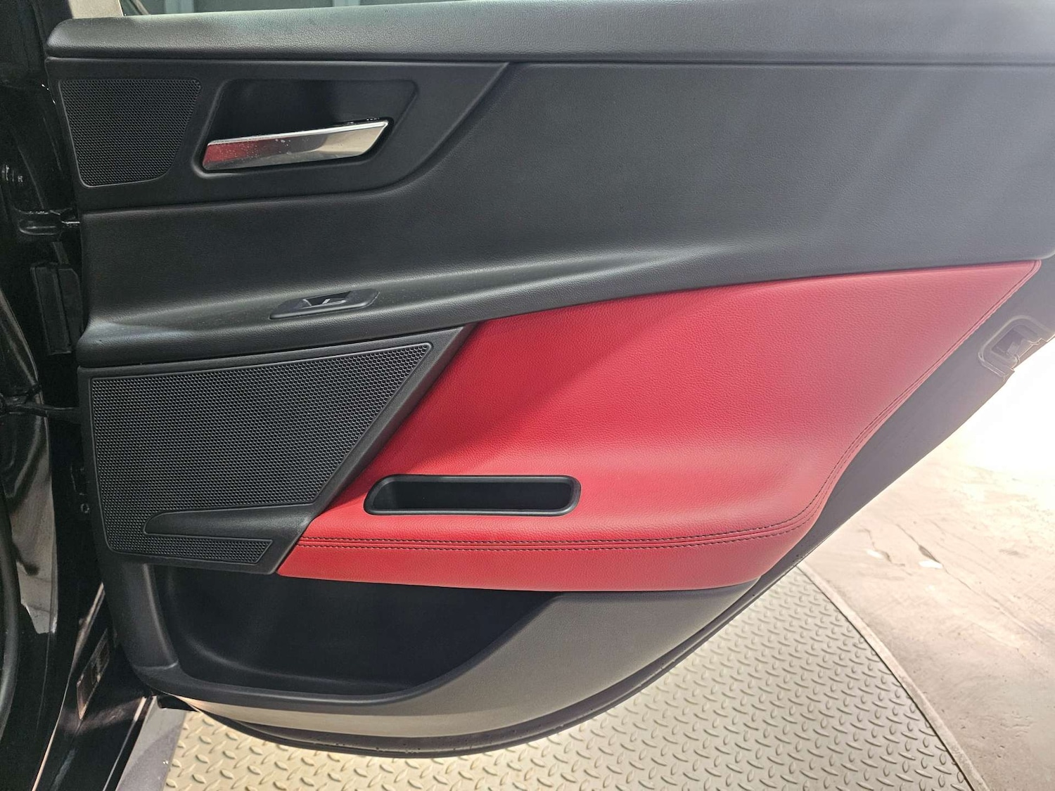 Used Jaguar XE 2016 for sale - 76972450: Photo 80