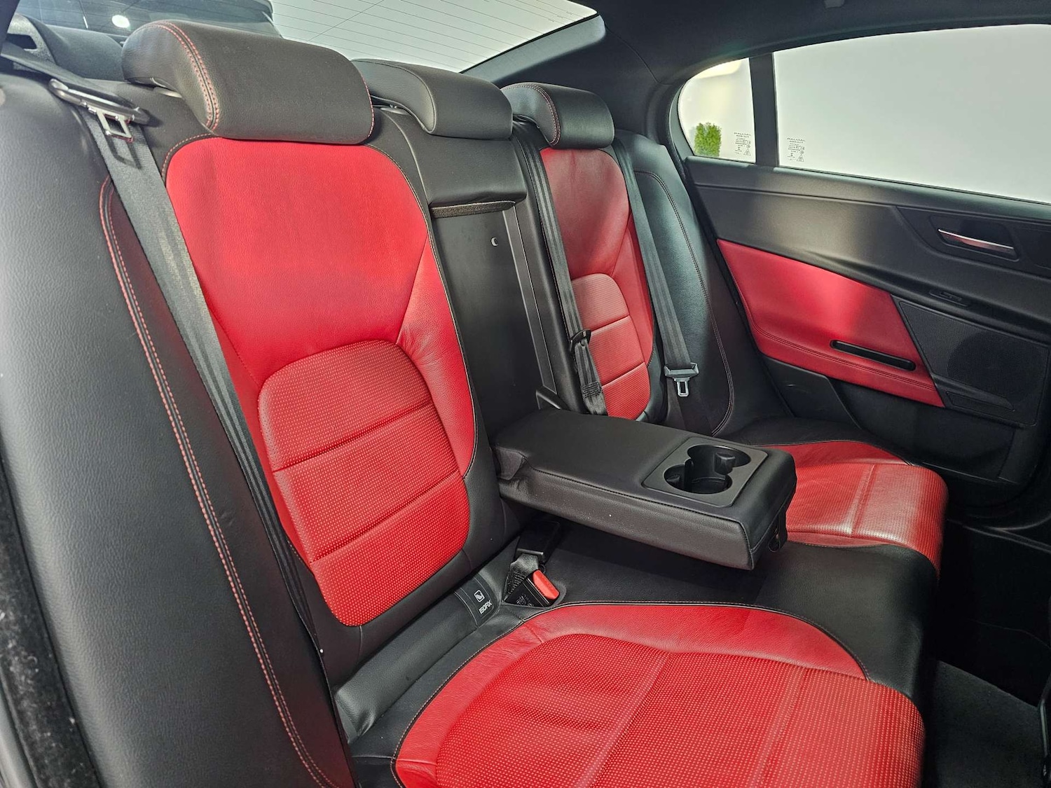 Used Jaguar XE 2016 for sale - 76972450: Photo 86