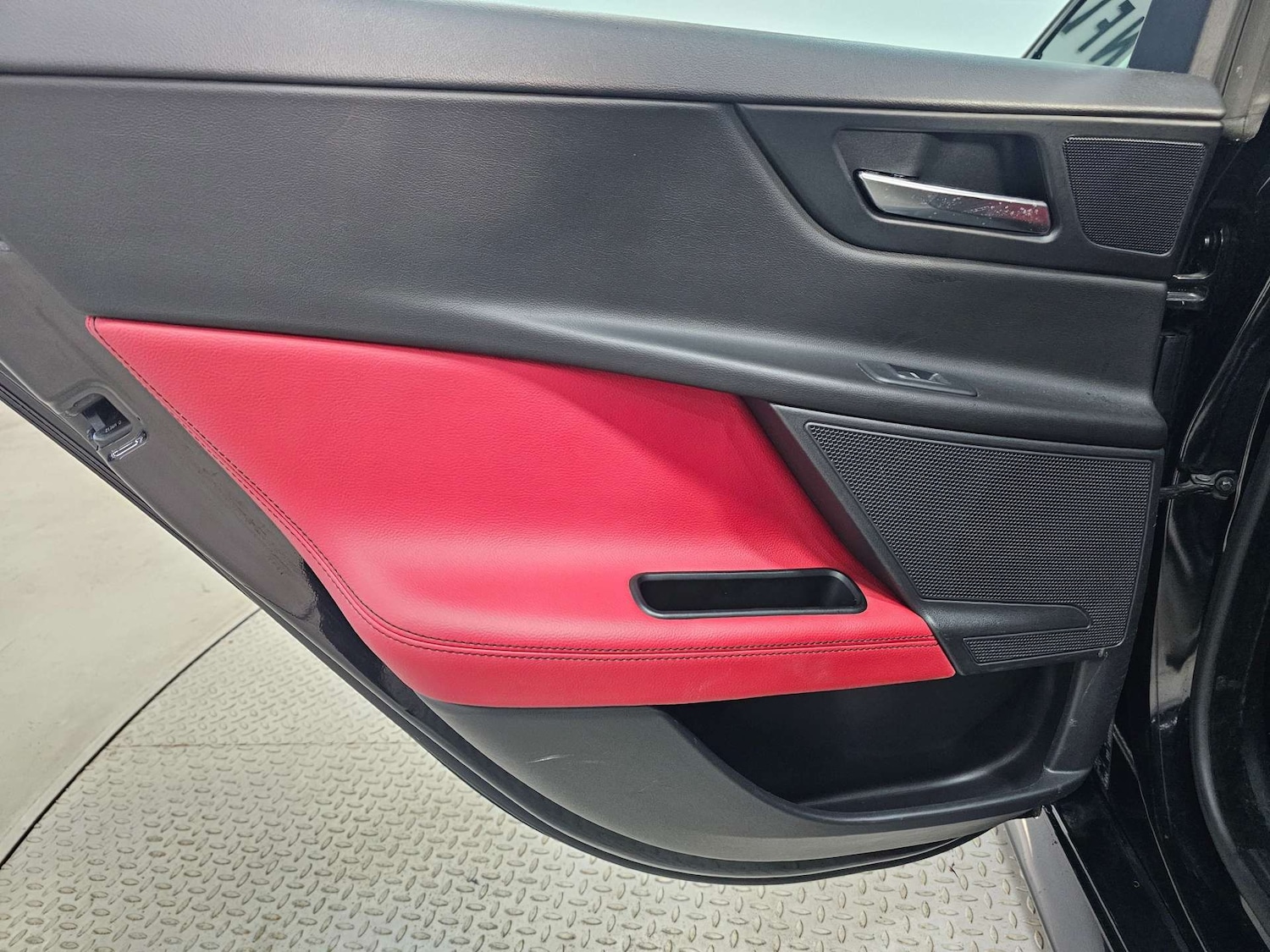 Used Jaguar XE 2016 for sale - 76972450: Photo 87