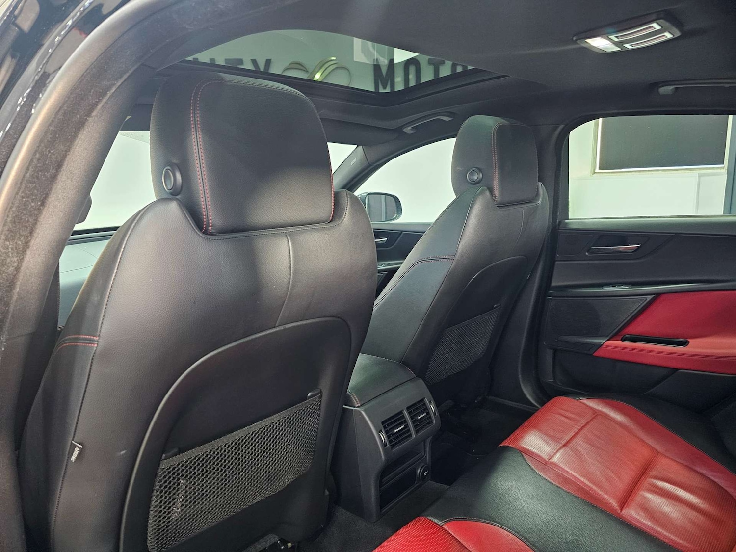 Used Jaguar XE 2016 for sale - 76972450: Photo 90