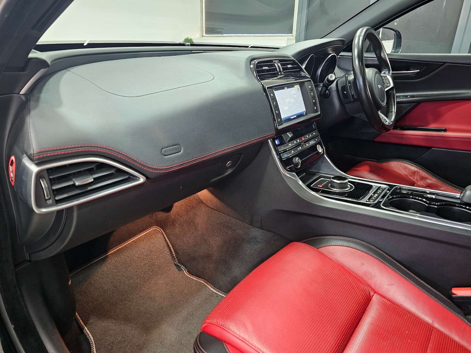 Used Jaguar XE 2016 for sale - 76972450: Photo 94