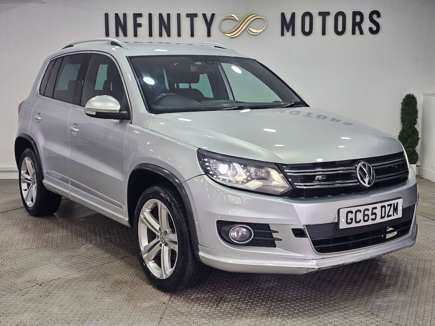 Used Volkswagen Tiguan 2016 for sale - 77891370: Photo 1