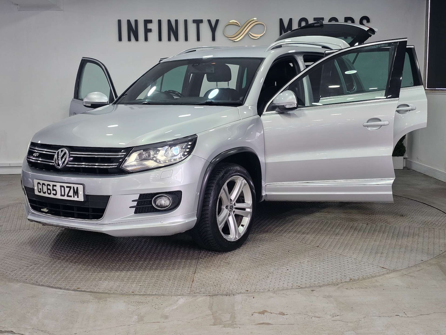 Used Volkswagen Tiguan 2016 for sale - 77891370: Photo 43
