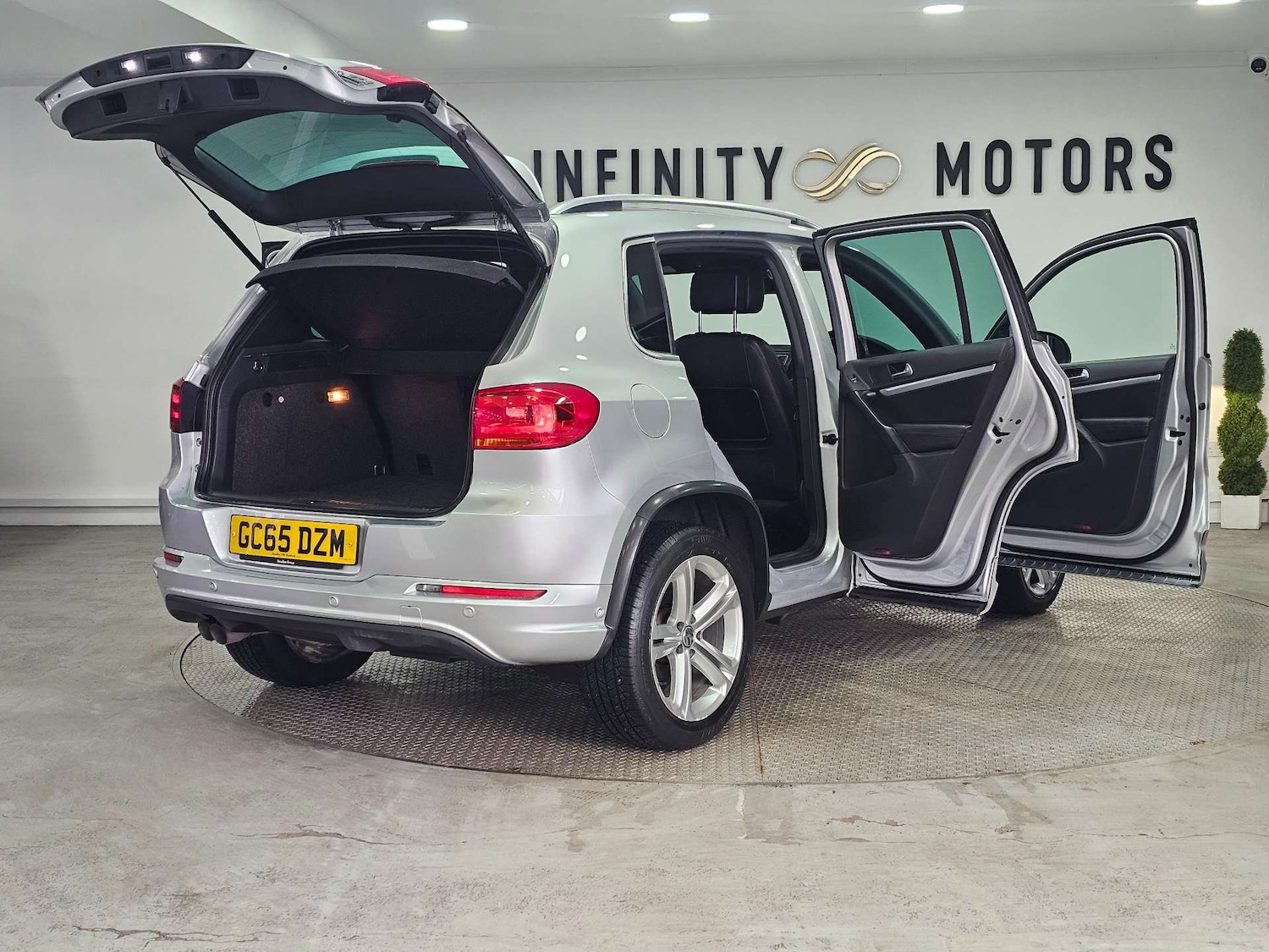 Used Volkswagen Tiguan 2016 for sale - 77891370: Photo 47