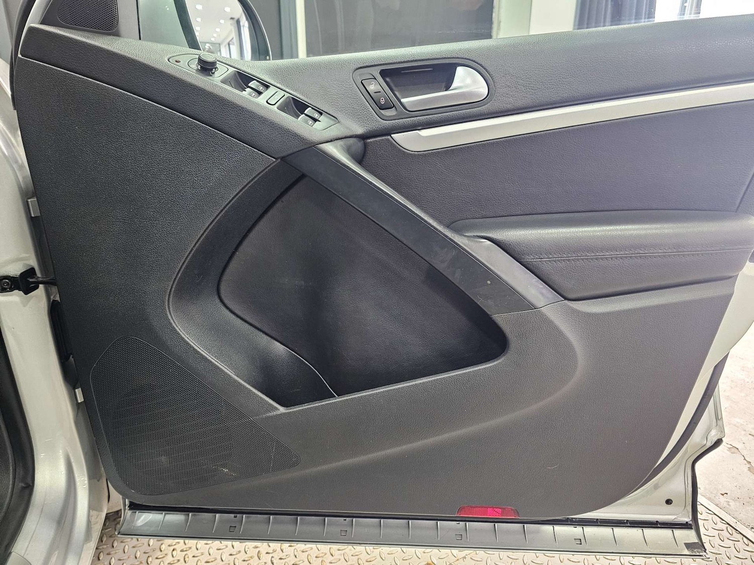 Used Volkswagen Tiguan 2016 for sale - 77891370: Photo 51