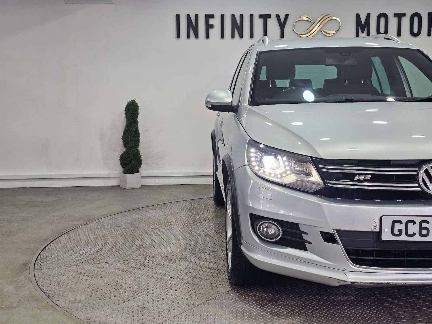 Used Volkswagen Tiguan 2016 for sale - 77891370: Photo 9