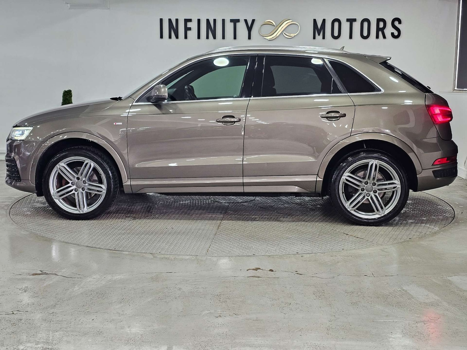 Used Audi Q3 2015 for sale - 77408946: Photo 21