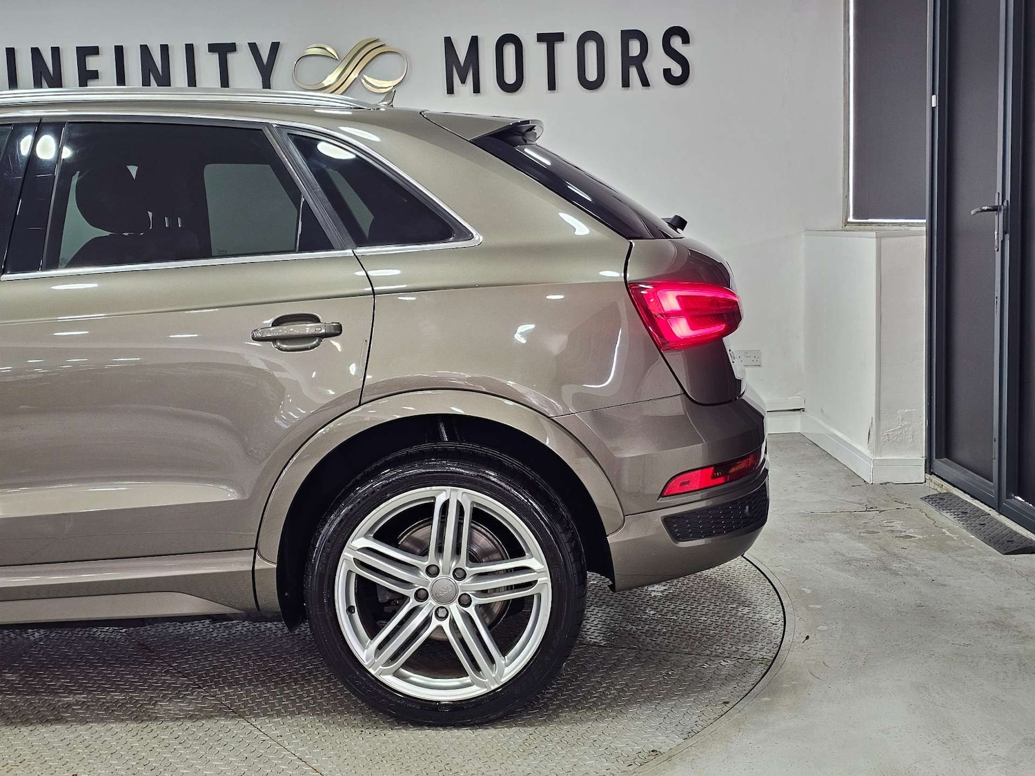 Used Audi Q3 2015 for sale - 77408946: Photo 22