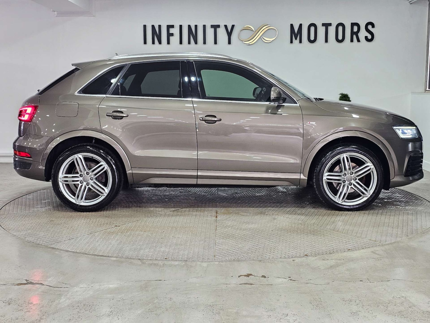 Used Audi Q3 2015 for sale - 77408946: Photo 36