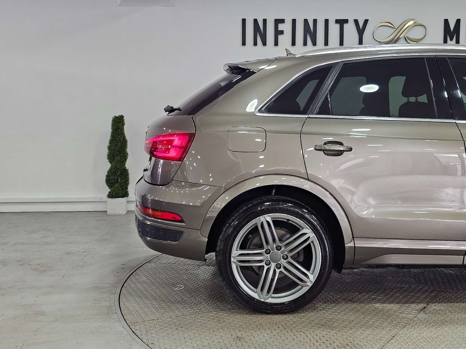 Used Audi Q3 2015 for sale - 77408946: Photo 38