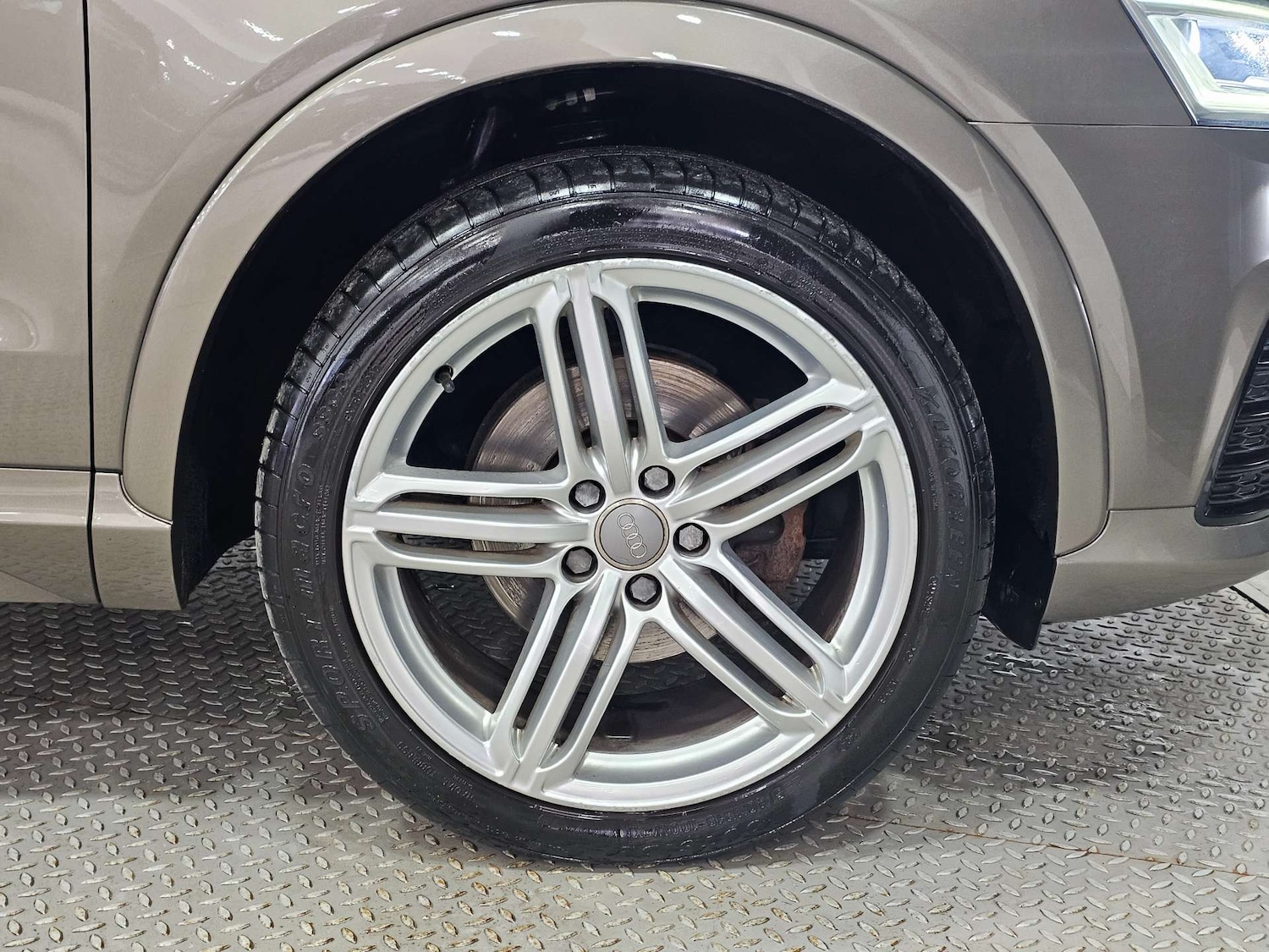 Used Audi Q3 2015 for sale - 77408946: Photo 42