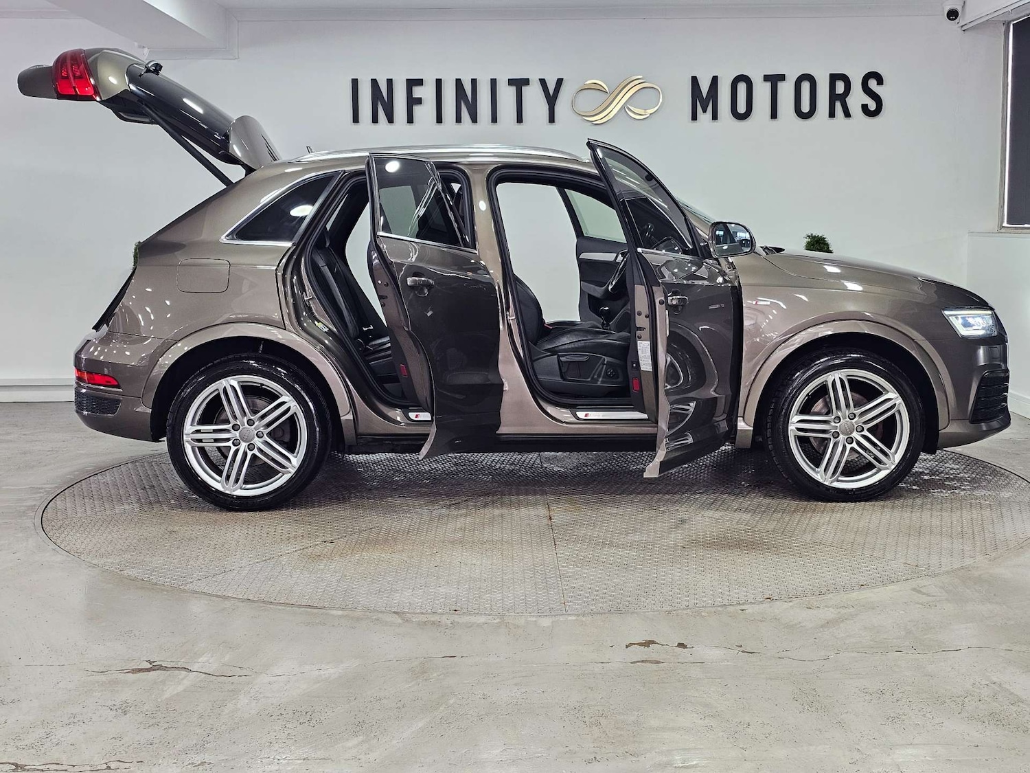 Used Audi Q3 2015 for sale - 77408946: Photo 43