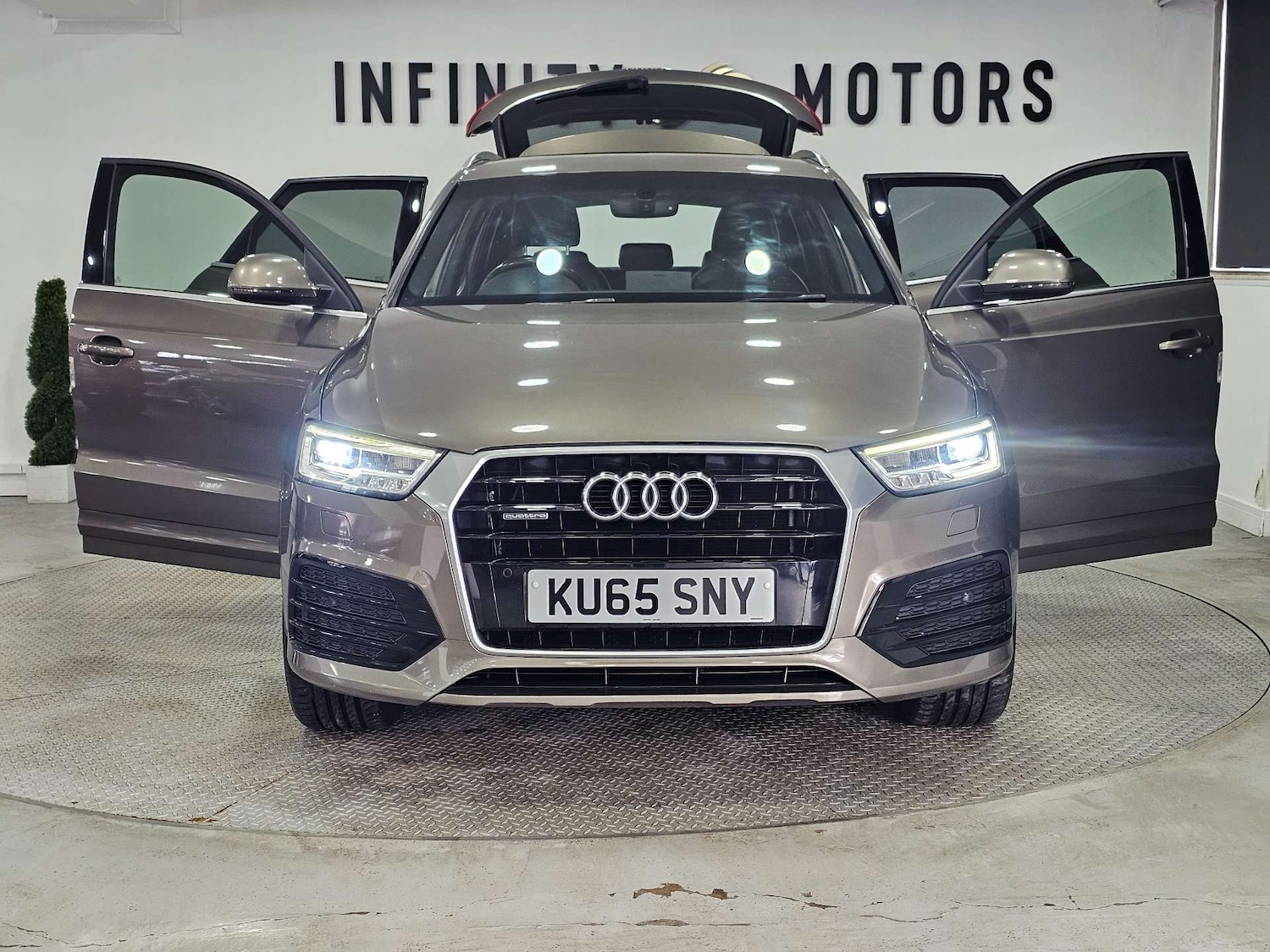 Used Audi Q3 2015 for sale - 77408946: Photo 45