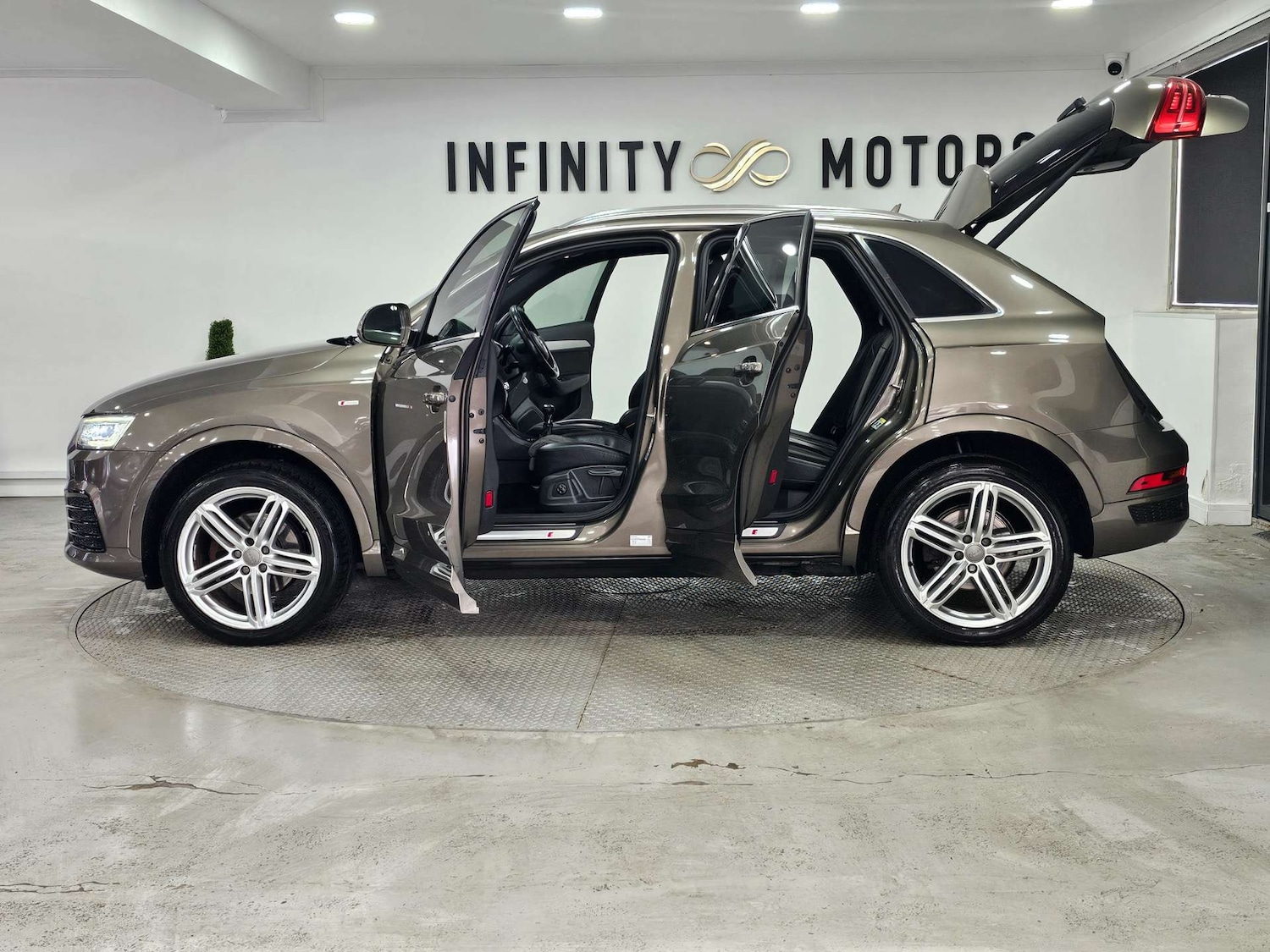 Used Audi Q3 2015 for sale - 77408946: Photo 47