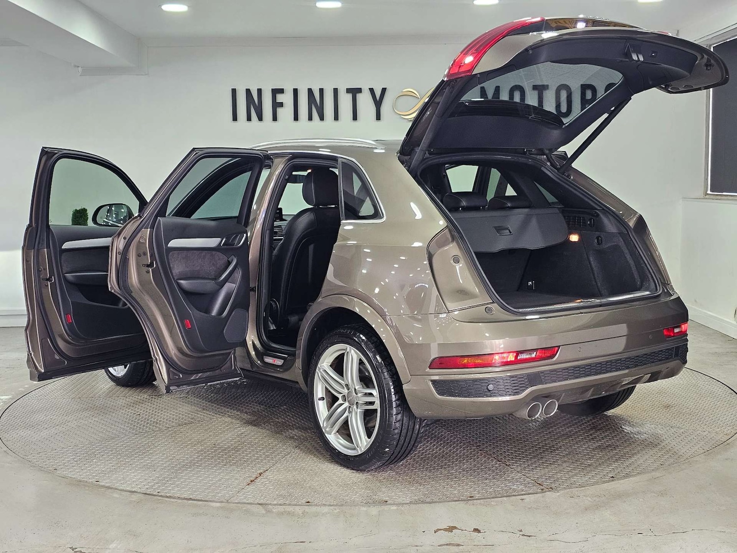 Used Audi Q3 2015 for sale - 77408946: Photo 48