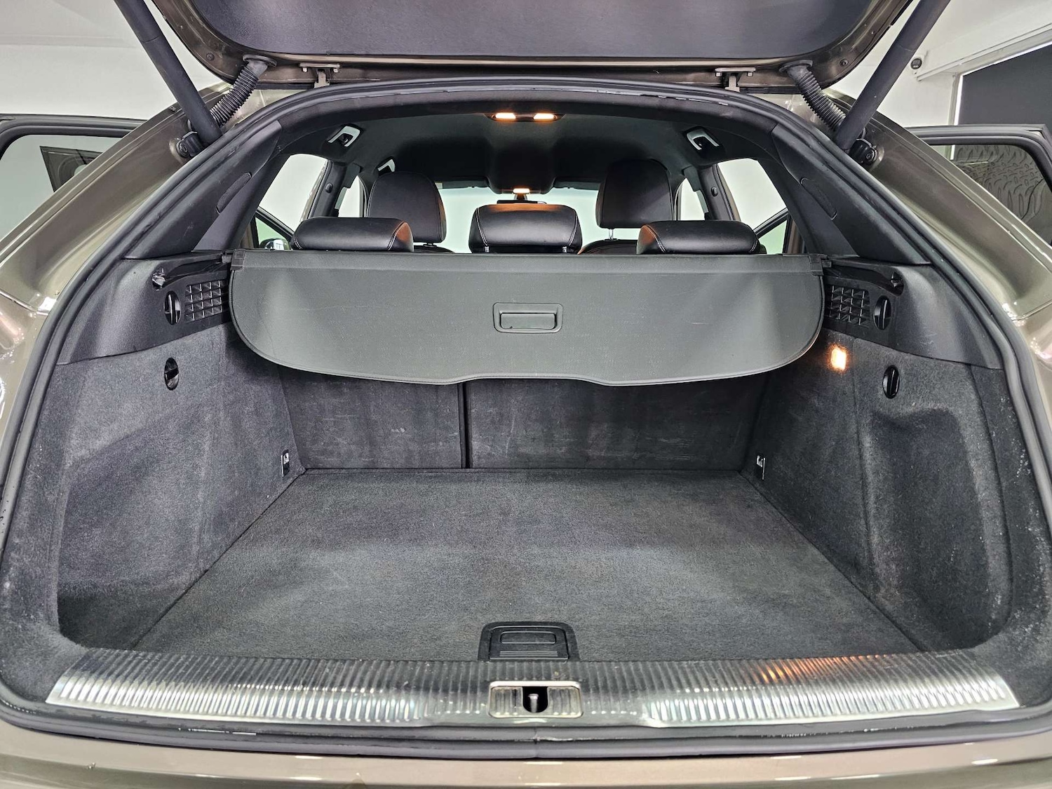 Used Audi Q3 2015 for sale - 77408946: Photo 51