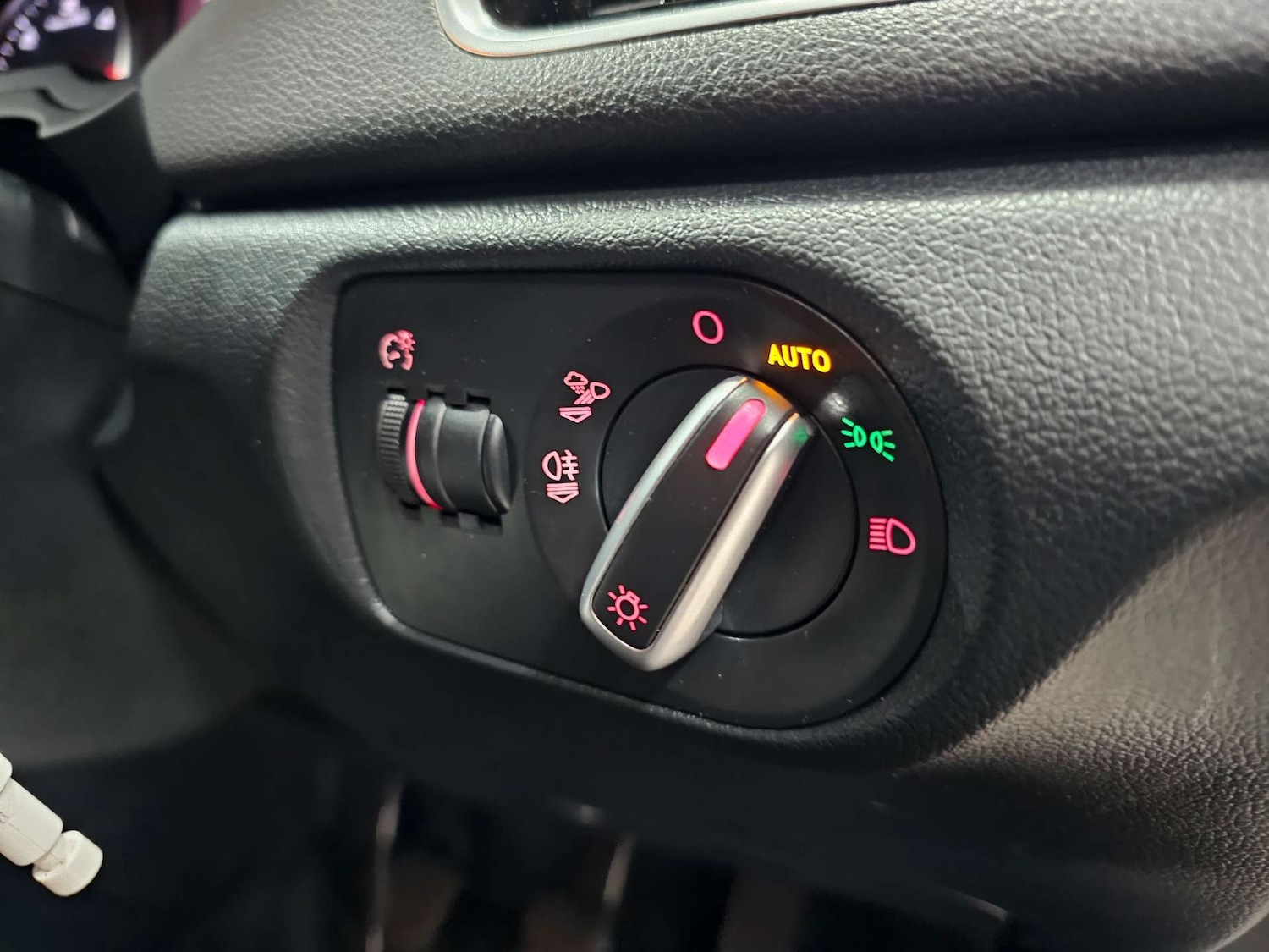 Used Audi Q3 2015 for sale - 77408946: Photo 61