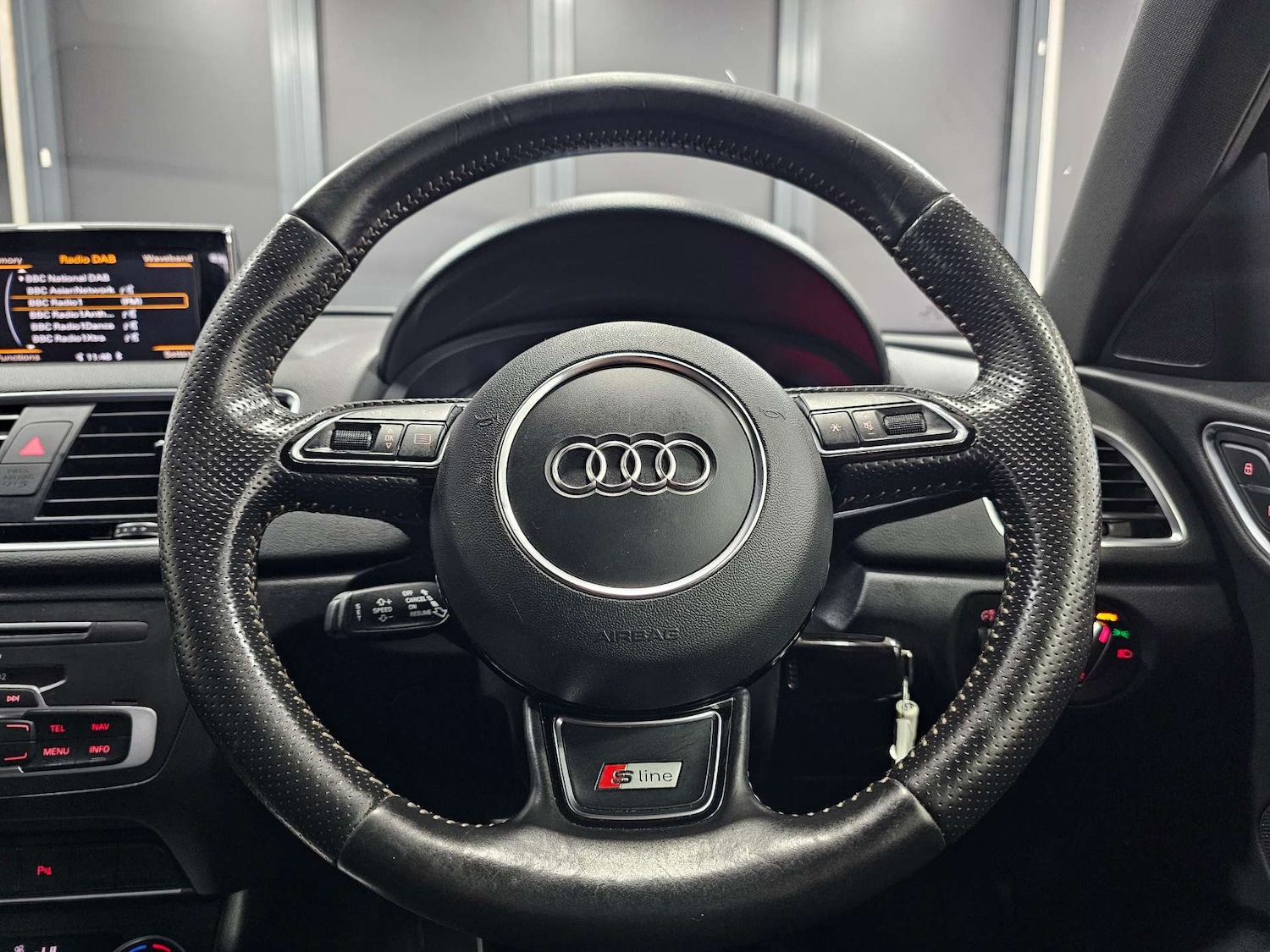 Used Audi Q3 2015 for sale - 77408946: Photo 63