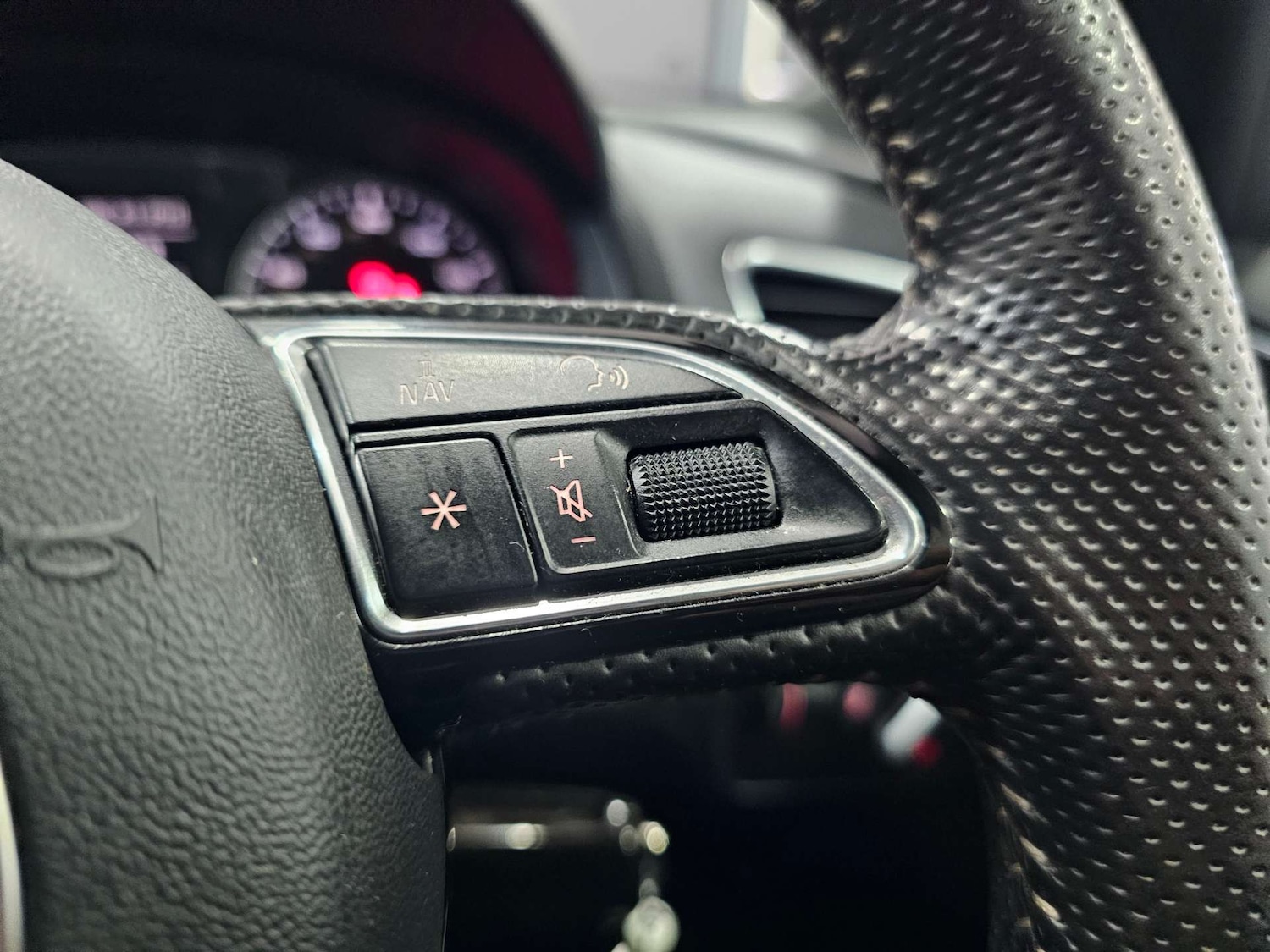 Used Audi Q3 2015 for sale - 77408946: Photo 64