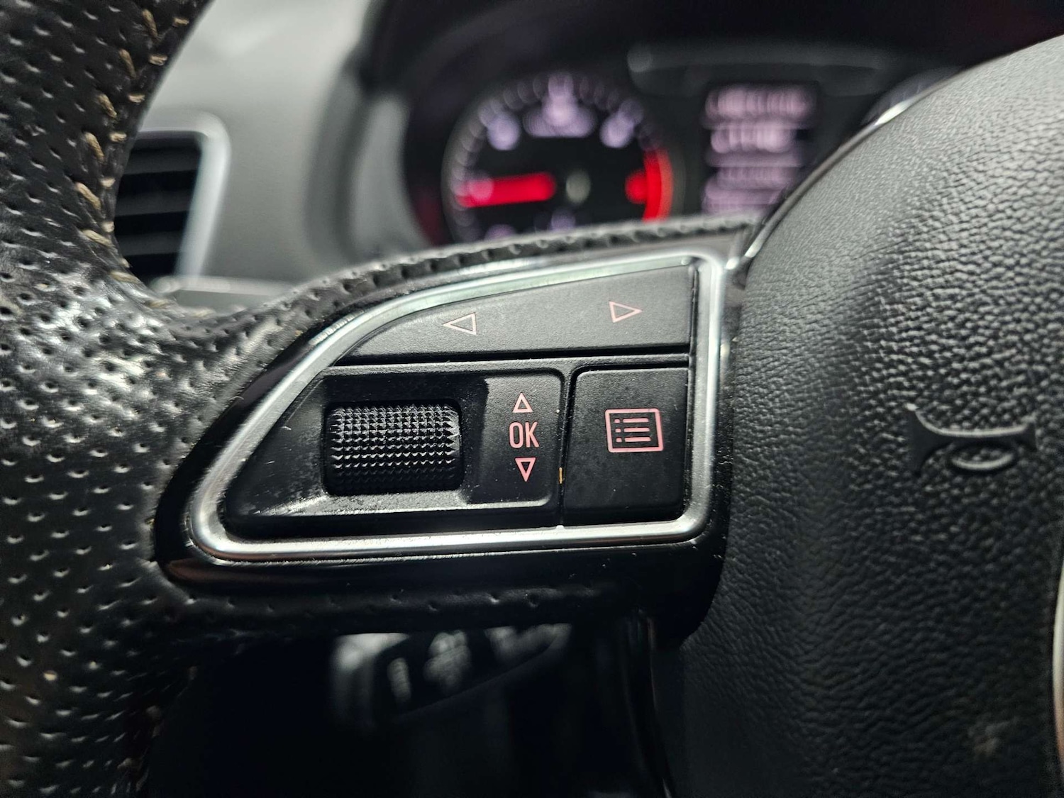 Used Audi Q3 2015 for sale - 77408946: Photo 65