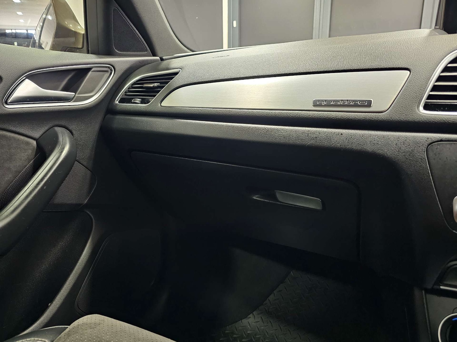 Used Audi Q3 2015 for sale - 77408946: Photo 79