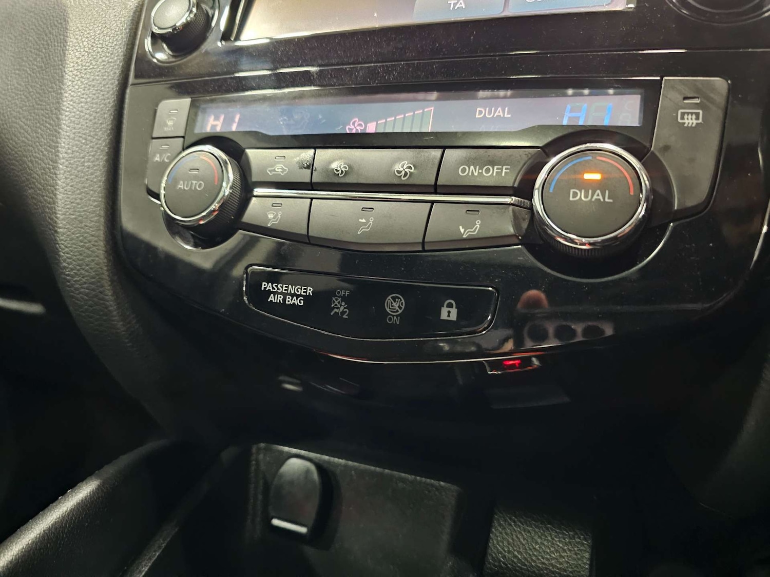 Used Nissan Qashqai 2016 for sale - 76972420: Photo 26